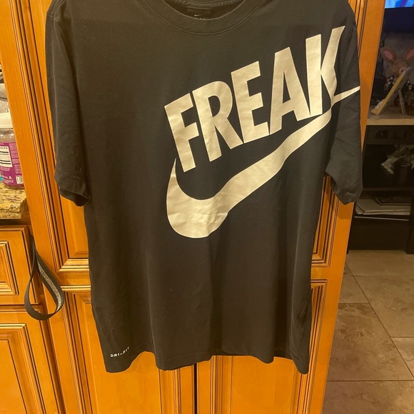 Bundle of nike and adidas Tees men’s large - Picture 5 of 8